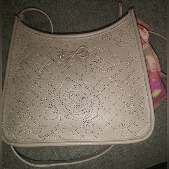 Betsey Johnson crossbody purse - Picture 2 of 9